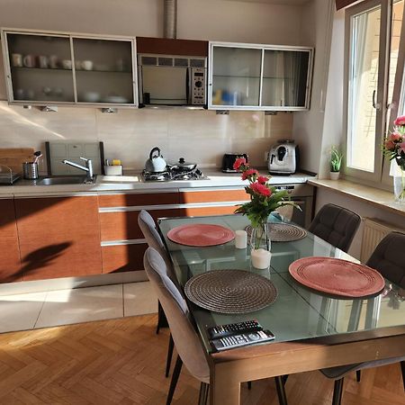 Sloneczny Apartament Bluszczanska Apartment Varşovia Exterior foto