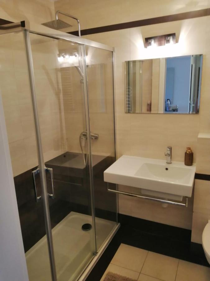 Sloneczny Apartament Bluszczanska Apartment Varşovia Exterior foto