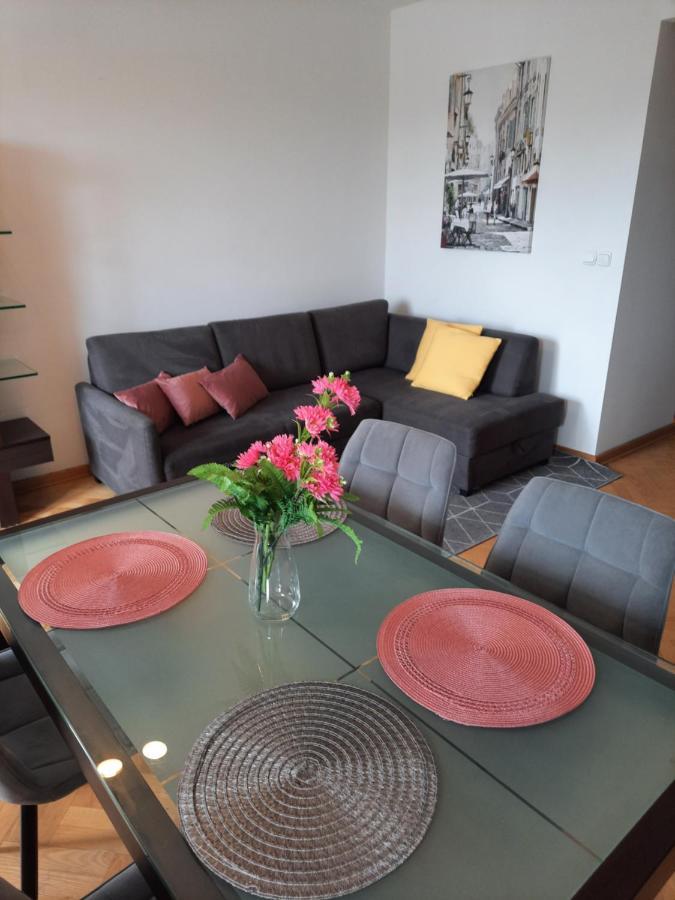 Sloneczny Apartament Bluszczanska Apartment Varşovia Exterior foto