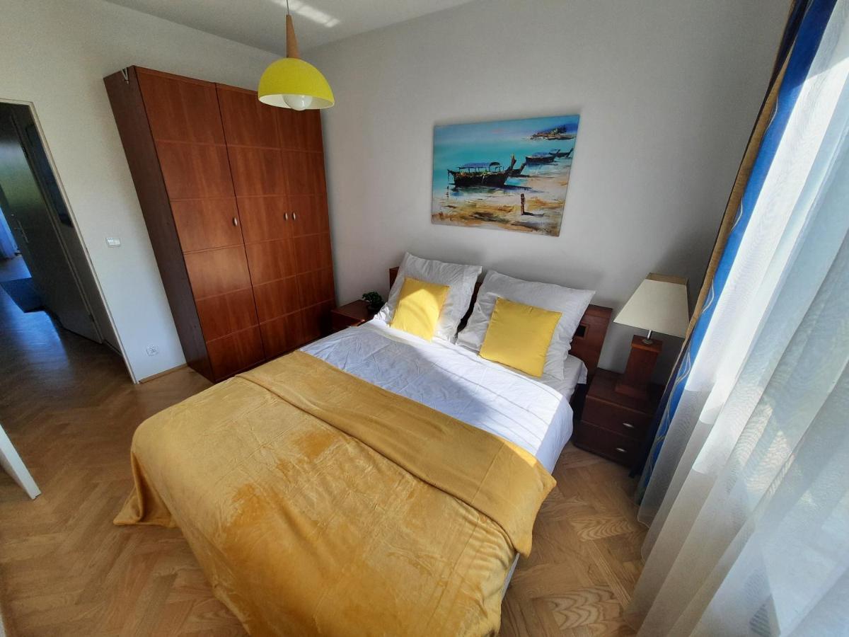Sloneczny Apartament Bluszczanska Apartment Varşovia Exterior foto