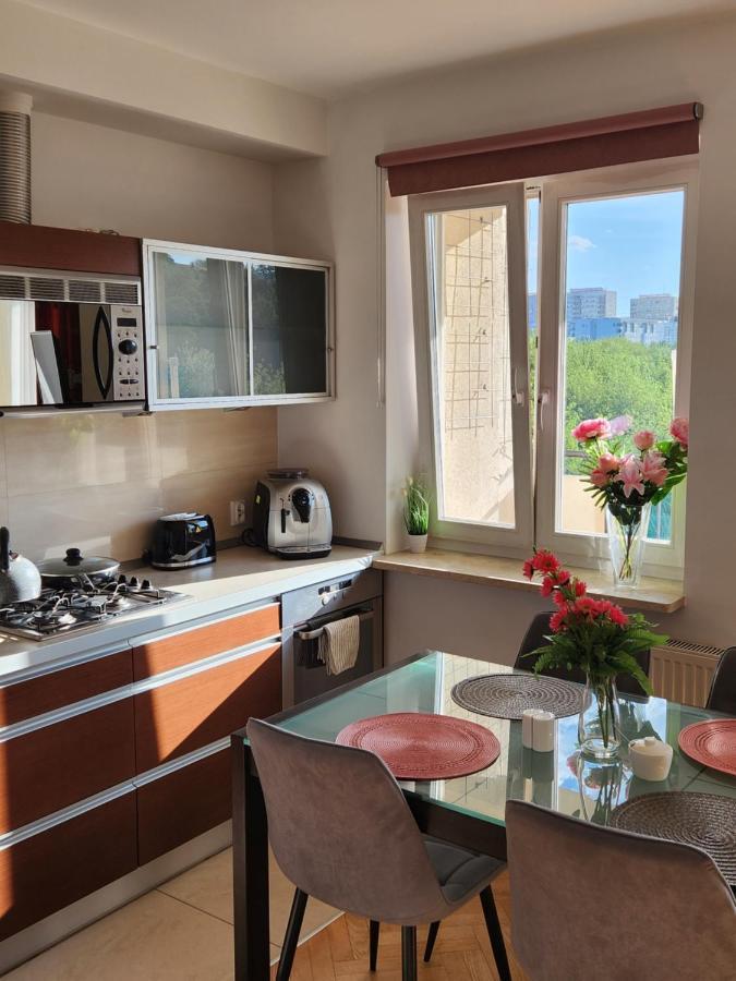 Sloneczny Apartament Bluszczanska Apartment Varşovia Exterior foto